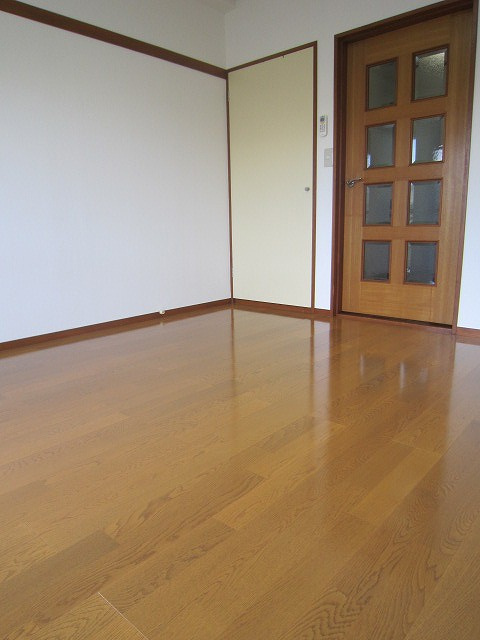 アーバンフラッツ白山の寝室