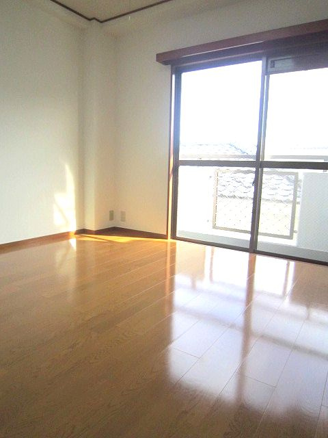 アーバンフラッツ白山の寝室