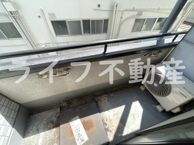 KSピースマンションのバルコニー|お洗濯にも便利なバルコニー付き