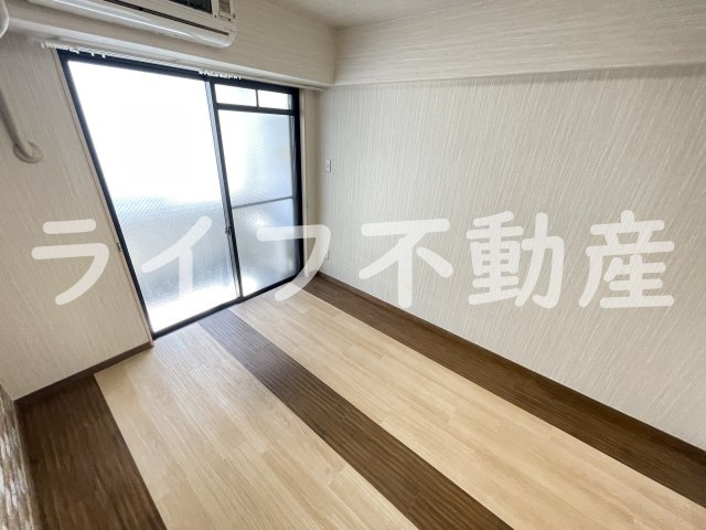 KSピースマンションの居間・リビング|使いやすい居間です