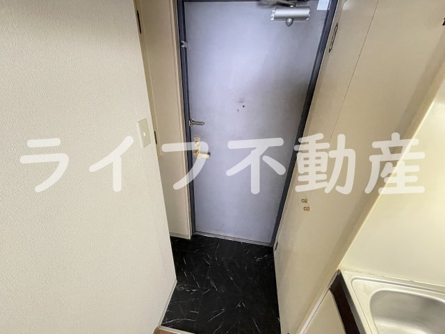 KSピースマンションの玄関|明るい玄関です