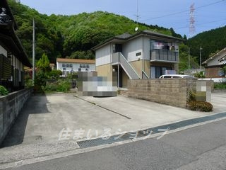 広島市安佐北区安佐町大字飯室のアパートの駐車場