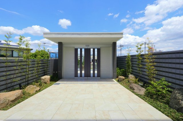 東合川ヒルズ【キャッシュバック対象物件】のその他共用部分|きれいなエントランスです。