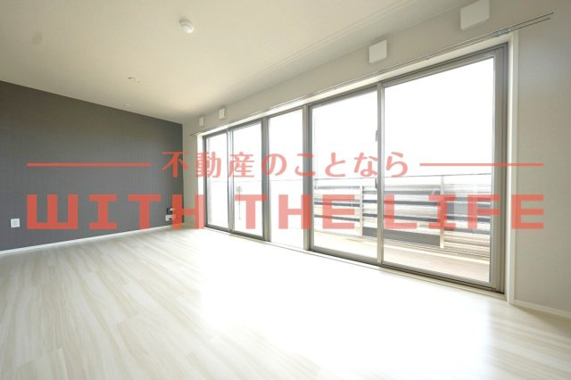 アインス鳥飼【キャッシュバック対象】の居間・リビング|こちらのリビングで趣味の時間をお楽しみください