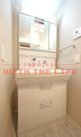 アインス鳥飼【キャッシュバック対象】の独立洗面台|独立洗面化粧台が付いています