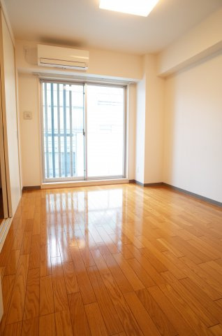 【寝室】 | プレジール弁天 | ゆったり休めるお部屋です☆