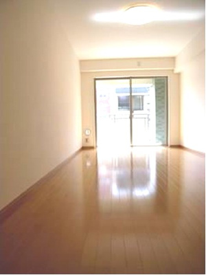 【居間・リビング】 | エルムG | 10.5帖の広々とした１Kタイプ