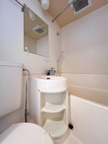 北野商事ビルの洗面所