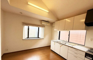  | 野洲市冨波乙　中古戸建 | ２階キッチン