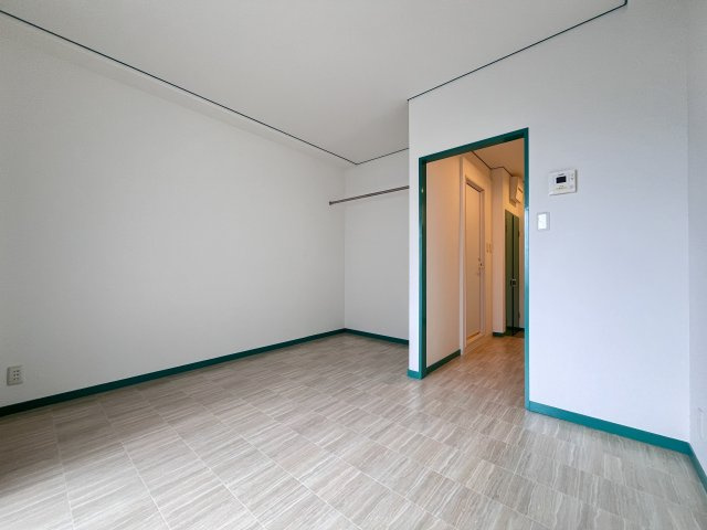 北野商事ビルの洋室