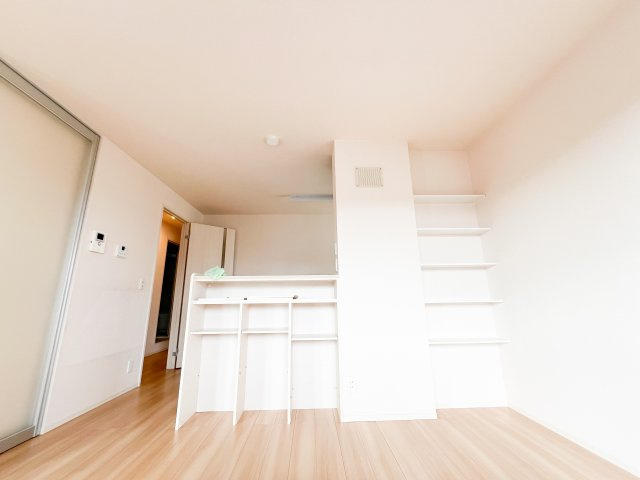 カルテットの居間・リビング