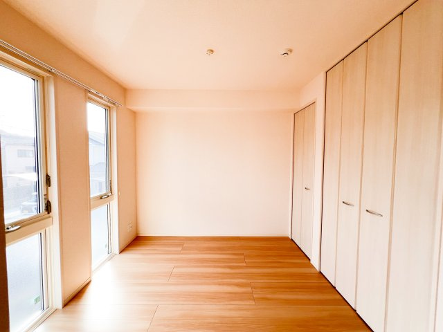 カルテットの洋室