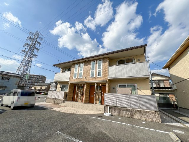 カルテットの駐車場