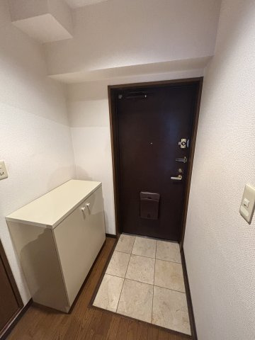 ウエルス幸の玄関