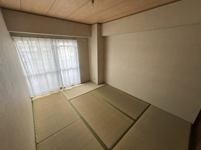 ウエルス幸の和室