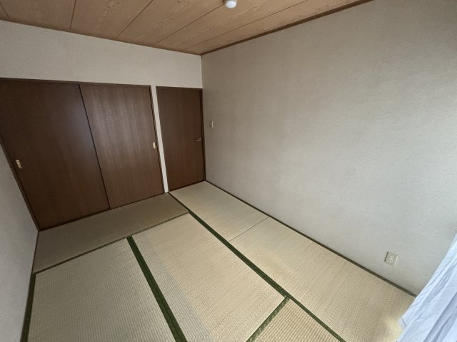 ウエルス幸の和室