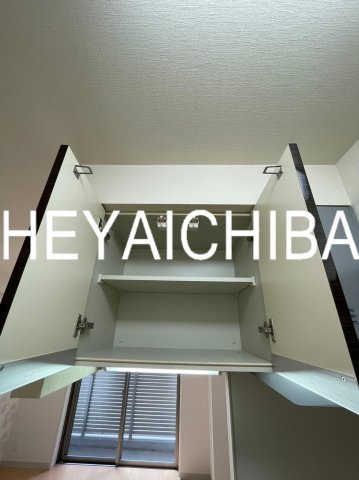 ラヴィエント浅草橋のキッチン|上部収納