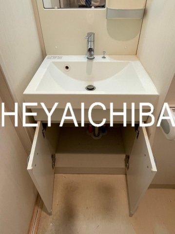 ラヴィエント浅草橋の洗面所|下部収納