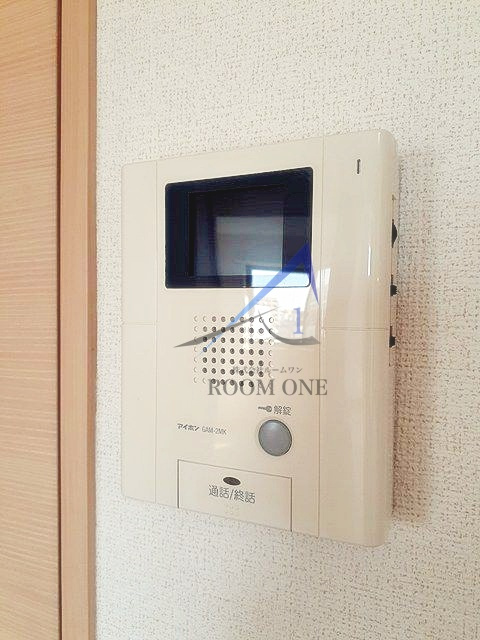 アイスバーグのセキュリティ|モニター付きインターホンです。
