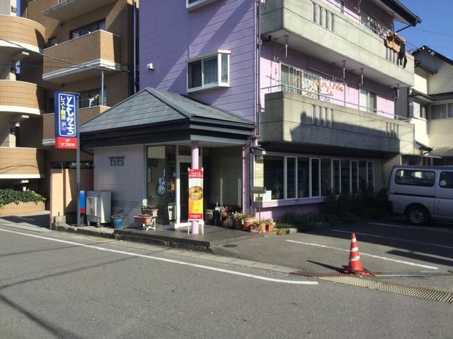 コンフォルト・カーザの周辺|ともだち喫茶 0.1km