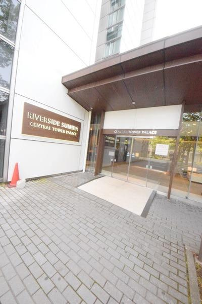 リバーサイド隅田セントラルタワーパレスのエントランス