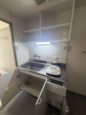 【キッチン】 | SHRIKE2（シュライク２） | 写真はリフォーム工事中の状態です（2026年2月18日撮影）