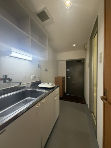 【キッチン】 | SHRIKE2（シュライク２） | 写真はリフォーム工事中の状態です（2025年12月30日撮影）