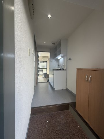 【玄関】 | SHRIKE2（シュライク２） | 写真はリフォーム工事中の状態です（2025年12月30日撮影）