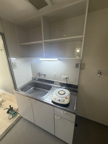 【キッチン】 | SHRIKE2（シュライク２） | 写真はリフォーム工事中の状態です（2025年12月30日撮影）
