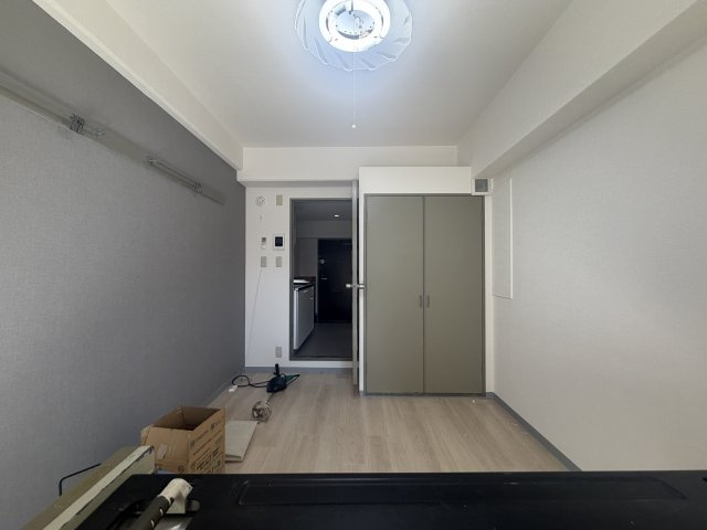 【洋室】 | SHRIKE2（シュライク２） | 写真はリフォーム工事中の状態です（2025年12月30日撮影）