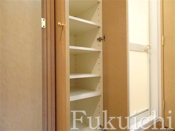 ルーブル学芸大学参番館の設備