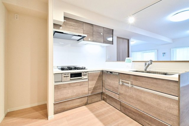 【キッチン】 | 藤和シティコープ和白 | 使いやすくて機能的なＬ字型キッチンです。作業スペースが広く、お料理好きにもきっと満足していただけます