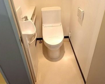 Navi新宿のトイレ|別部屋参照