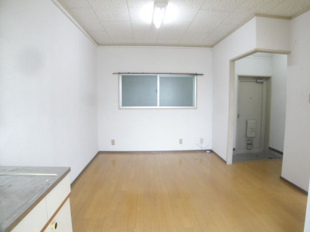 高木ビルの居間・リビング