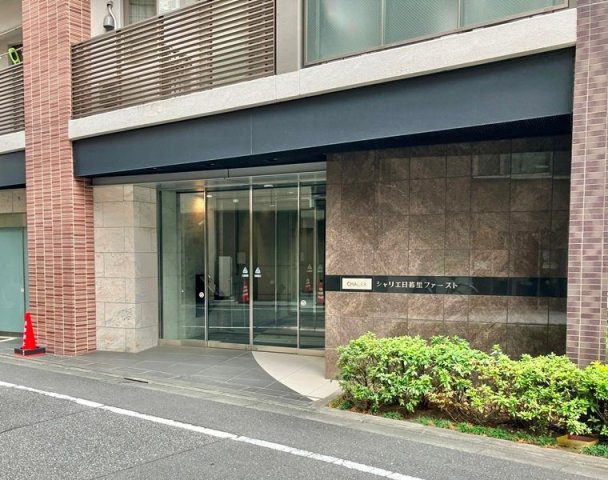 シャリエ日暮里ファーストのエントランス