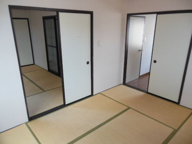 フレグランス香椎参道の和室