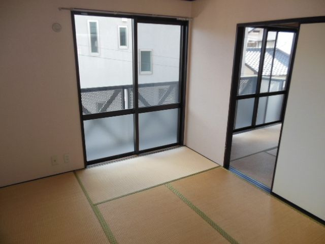 フレグランス香椎参道の和室