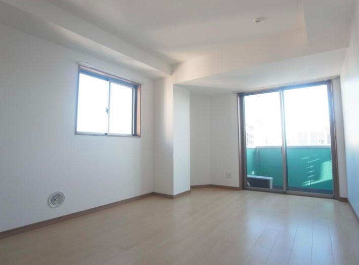 Blue Sky 南千住の居間・リビング