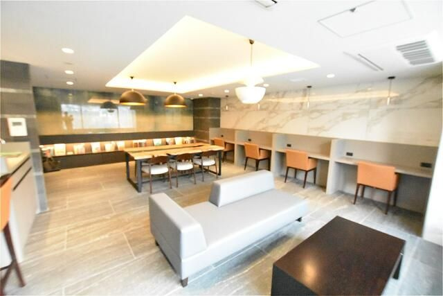 Brillia三河島Station Frontのロビー