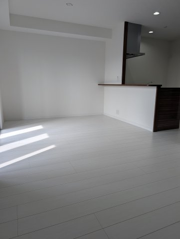 LEGEND東比恵の居間・リビング