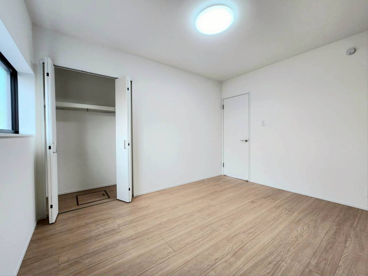 RESET HOUSE－リセットハウス中間市桜台2丁目の洋室|1階6.8帖の洋室です♪