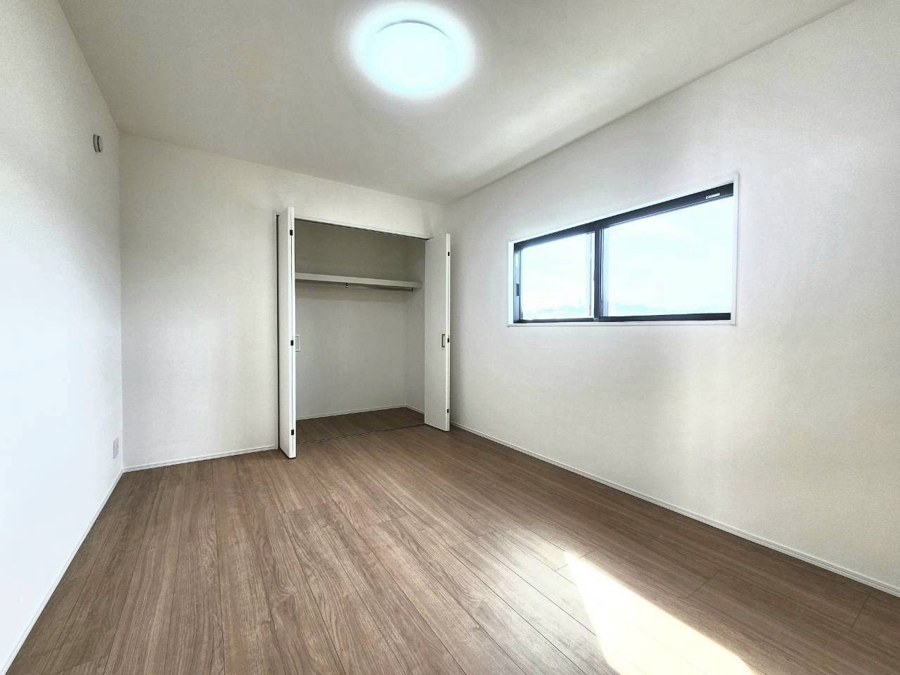 RESET HOUSE－リセットハウス中間市桜台2丁目の洋室|1階6.6帖の洋室です♪