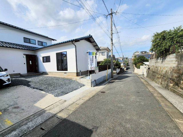 RESET HOUSE－リセットハウス中間市桜台2丁目の前面道路含む現地写真|交通量が少なく駐車時のストレスはありません♪