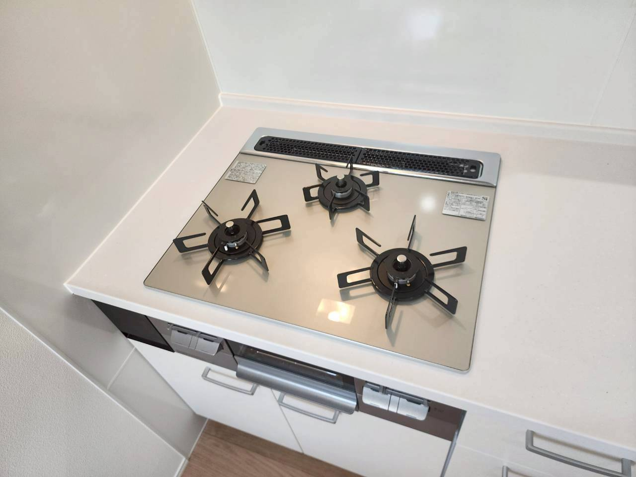 RESET HOUSE－リセットハウス中間市桜台2丁目のキッチン|同時調理可能な3口ガスコンロ♪