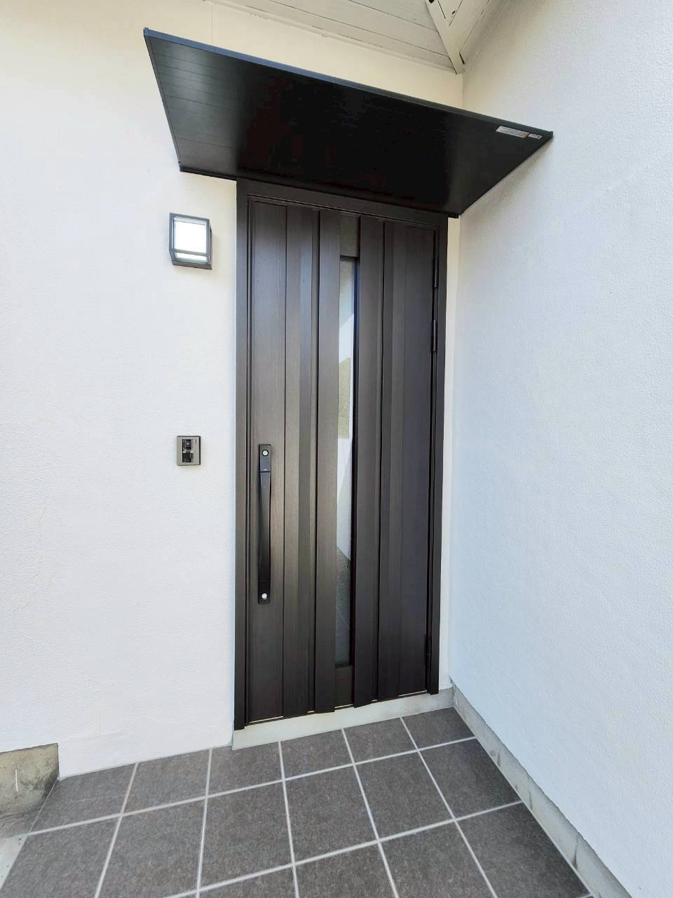 RESET HOUSE－リセットハウス中間市桜台2丁目の玄関|新品の玄関ドア♪ダブルロックです♪