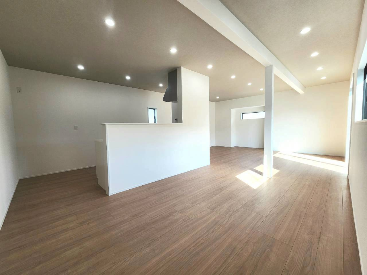 RESET HOUSE－リセットハウス中間市桜台2丁目の居間・リビング|約23.8帖の広ーいLDK♪