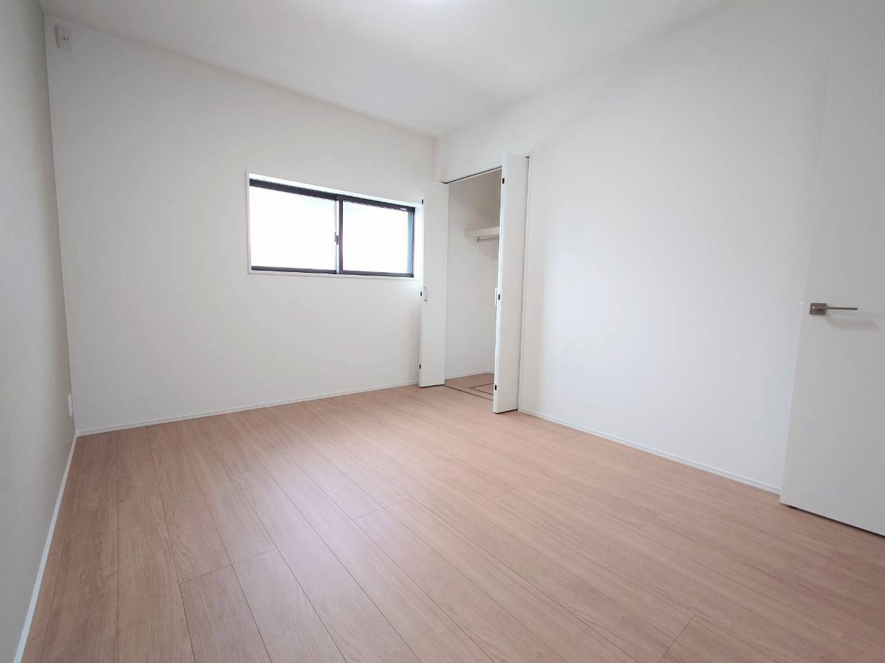 RESET HOUSE－リセットハウス中間市桜台2丁目の洋室|【令和8年7月30日撮影】
1階洋室1部屋目♪