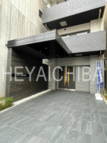 HY's 浅草のエントランス