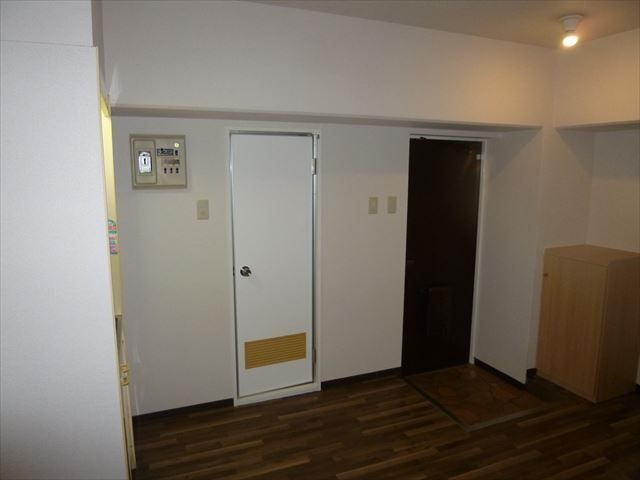 スカイコート浅草第三の玄関