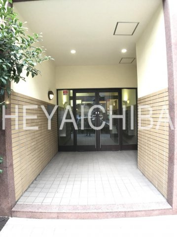 メゾン・ド・ヴィレ駒形のエントランス